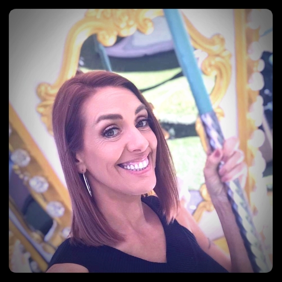 Meet your Posher, Christina - Picture 1 of 1